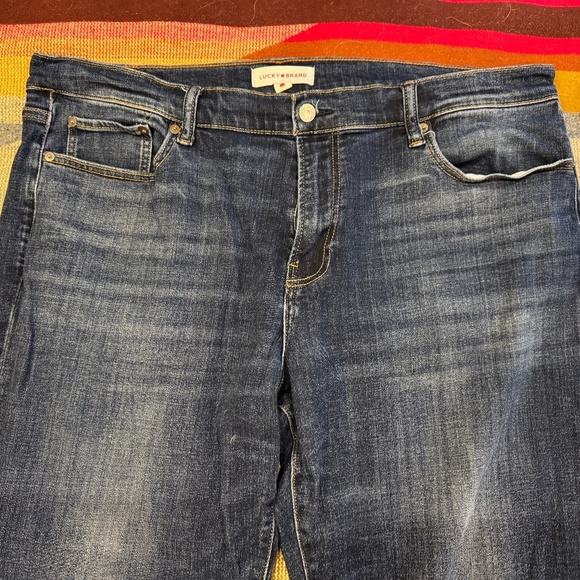 Lucky Brand Men's Easy Rider Boot Cut Jeans. 38x32 - Picture 4 of 8